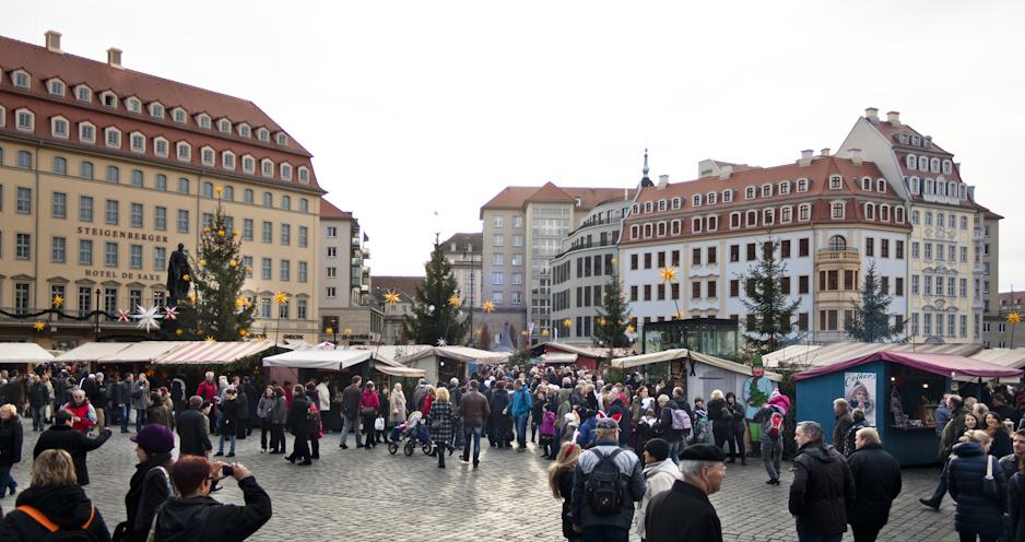 Weinachtsmarkt, an der Frauenkirche